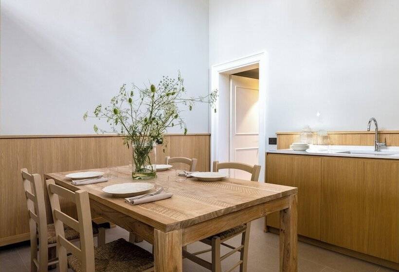 田舎風ホテル Colle Alberti Country House