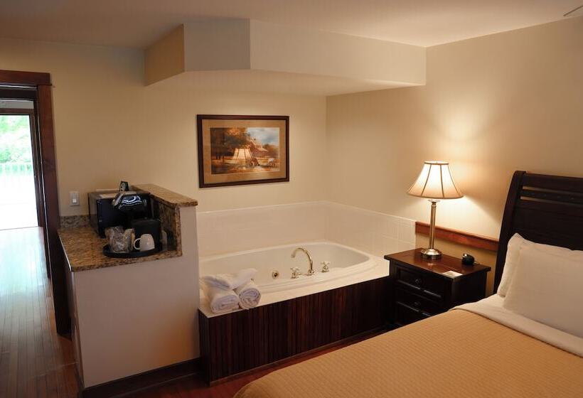 فندق The Liberty Lodge At Sister Bay