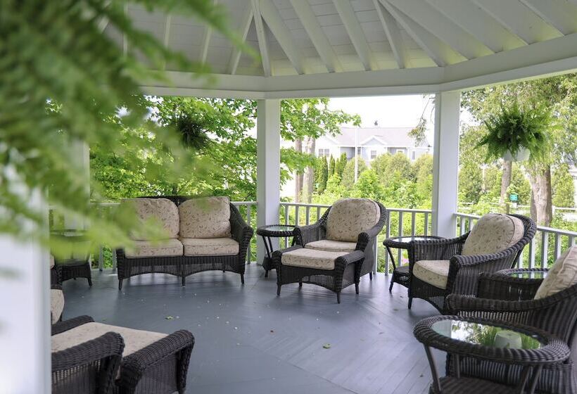 فندق The Liberty Lodge At Sister Bay