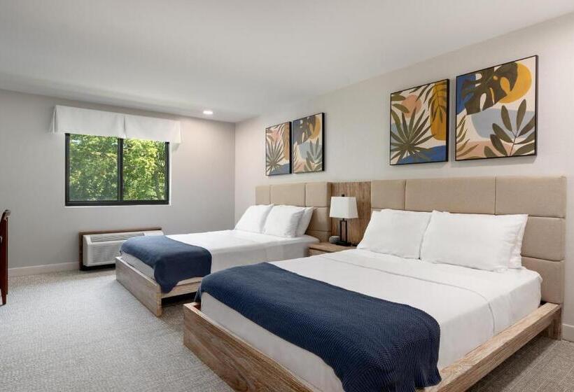 هتل The Wave At Marblehead