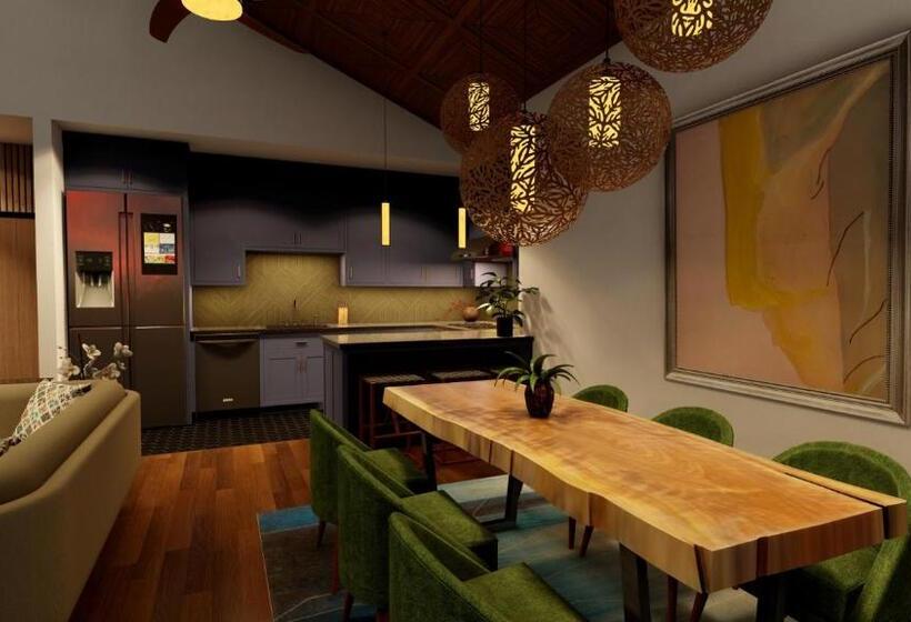 هتل The Wave At Marblehead