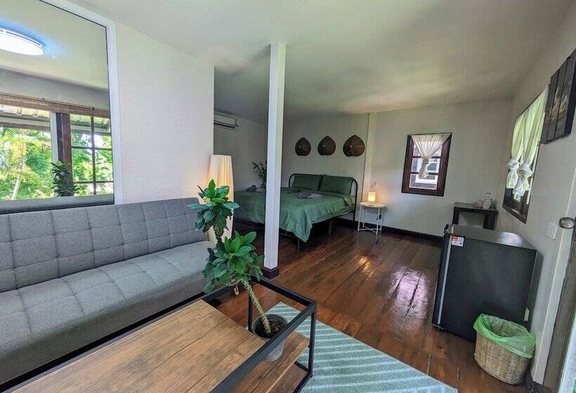 בית מלון כפרי Vanara Bungalows