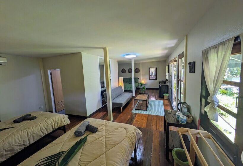 בית מלון כפרי Vanara Bungalows