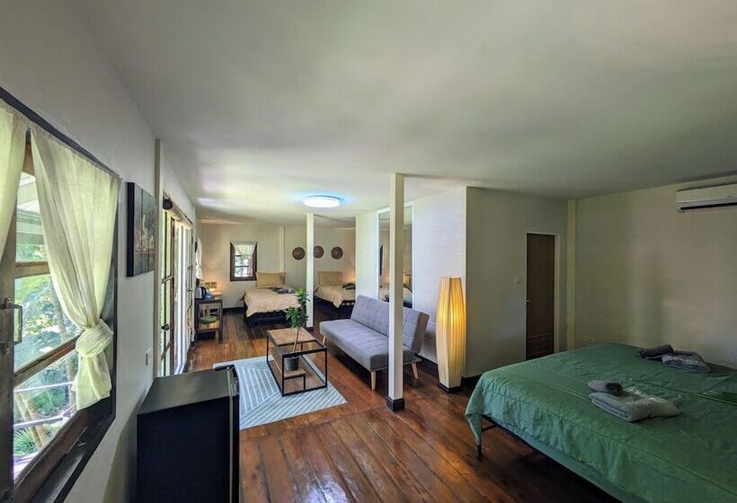 בית מלון כפרי Vanara Bungalows