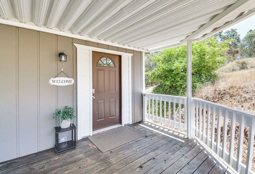 La Grange Home W/ Covered Patio & Gas Grill!