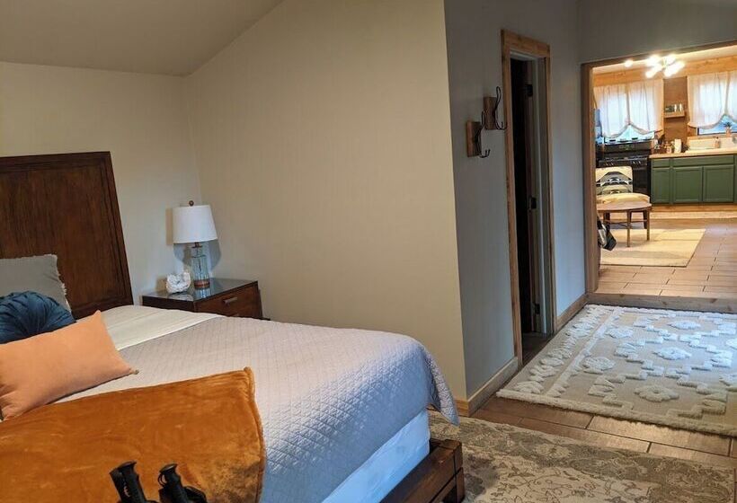 Loblolly Pines Adventure Camp  Camphouse