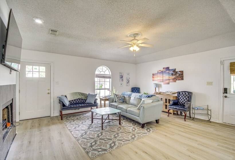 Lovely Gulfport Home: Walk To Beach,1 Mi To Marina