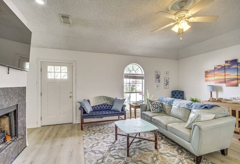 Lovely Gulfport Home: Walk To Beach,1 Mi To Marina