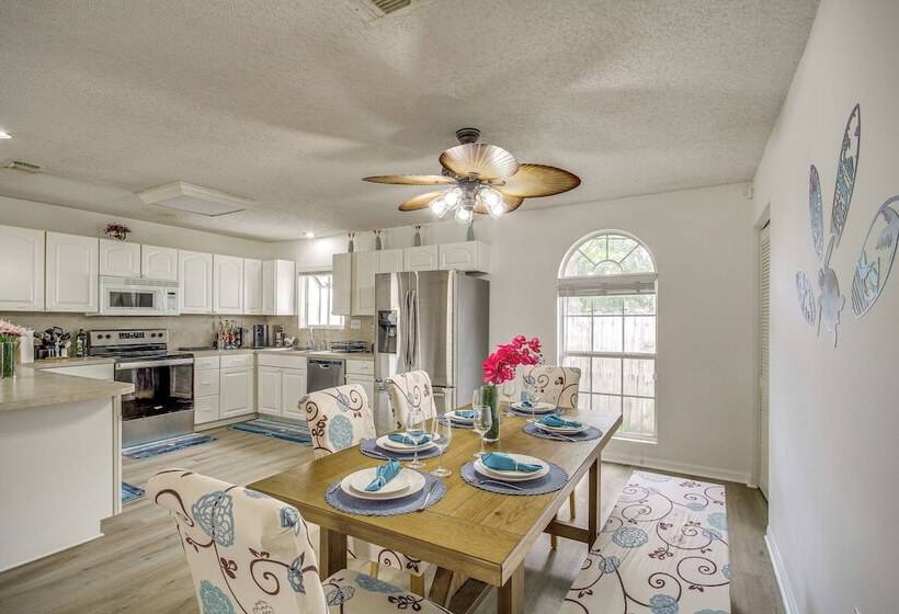 Lovely Gulfport Home: Walk To Beach,1 Mi To Marina