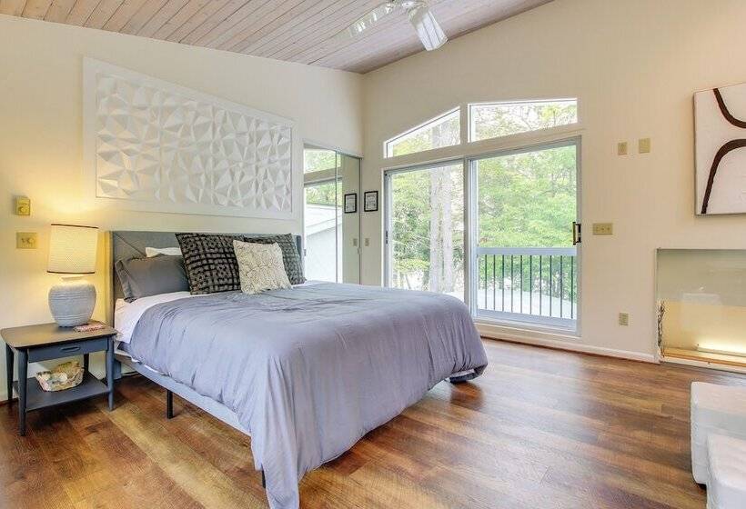 Modern Waterfront Home   1 Mi To Cave Point Park!