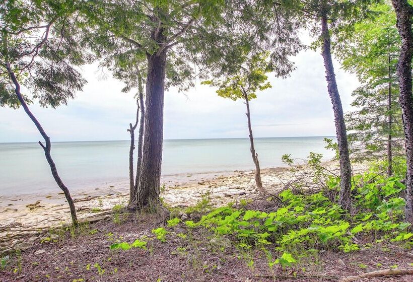 Modern Waterfront Home   1 Mi To Cave Point Park!