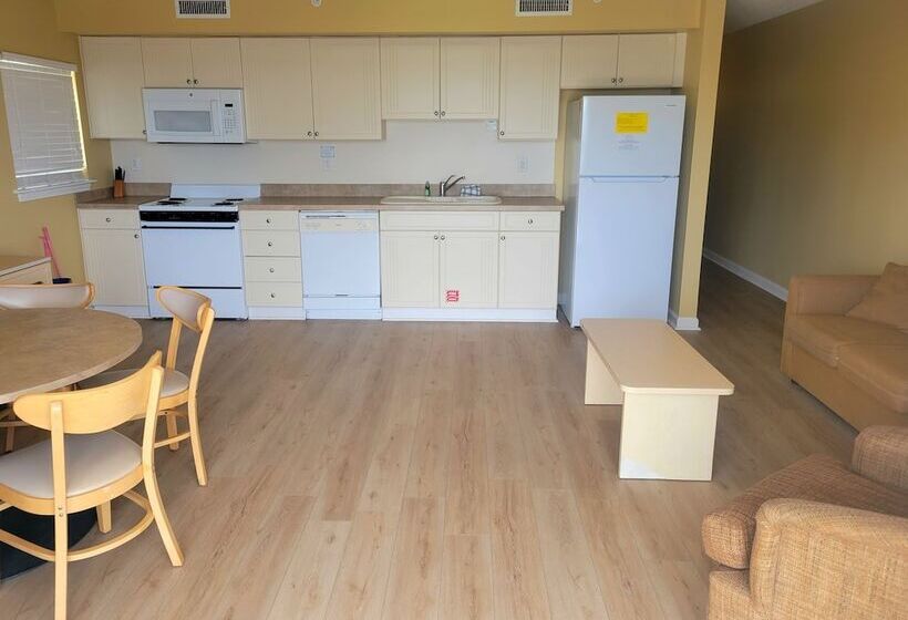 모텔 Water's Edge Ocean Resort