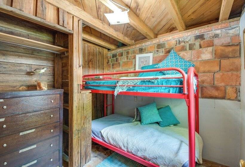 Riverfront Deck: Outdoor Retreat In Fairhope!