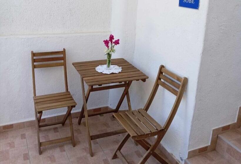 Пансион Apartments Julia