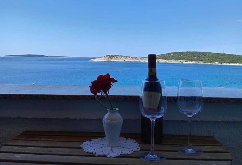 Пансион Apartments Julia