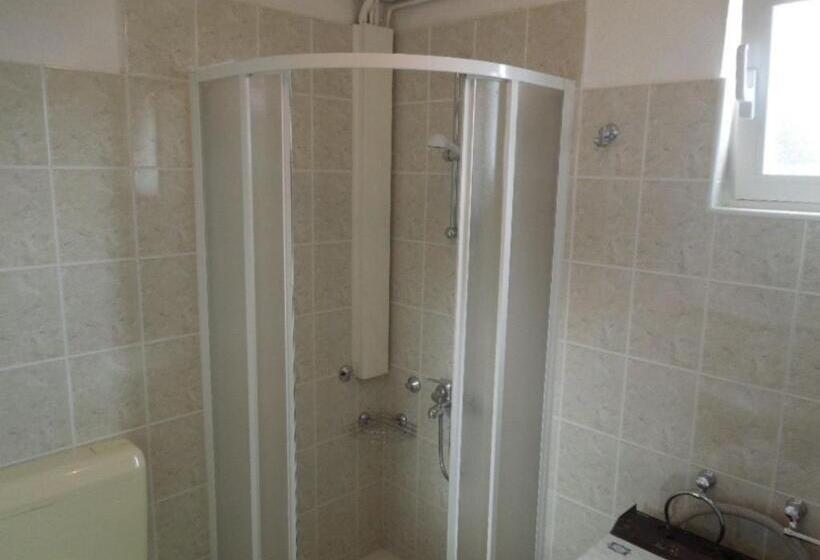 Пансион Apartments Julia