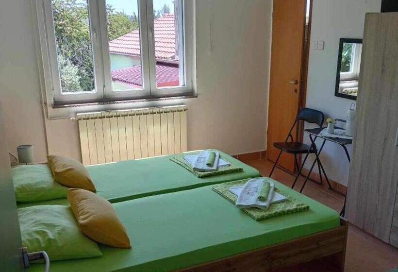 Пансион Apartments Julia