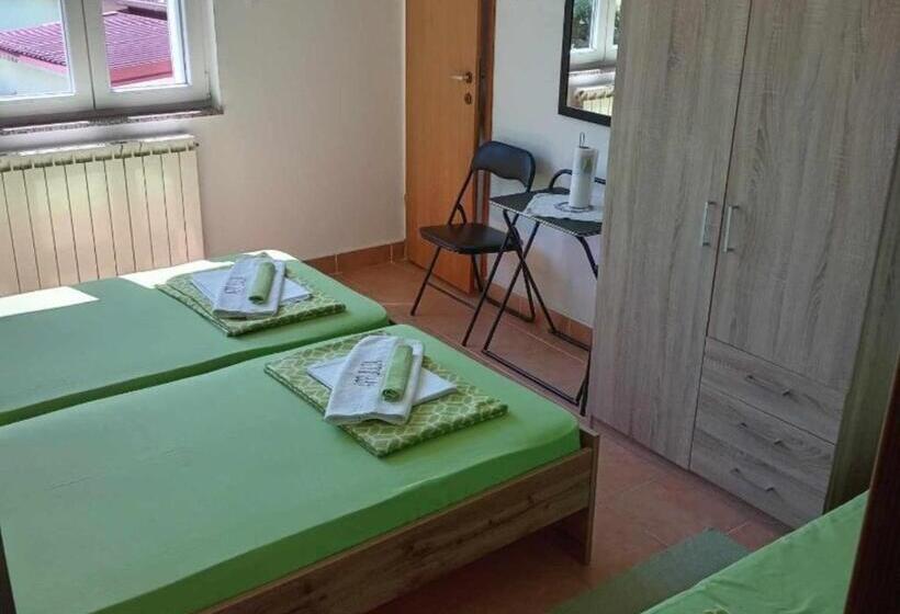 Пансион Apartments Julia