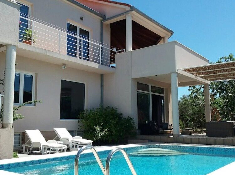 膳宿费 Apartments Villa Dona