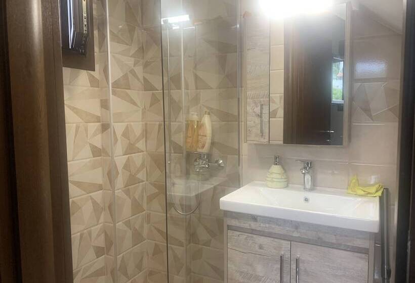 פנסיון Effie S Maisonette With Detached Studio