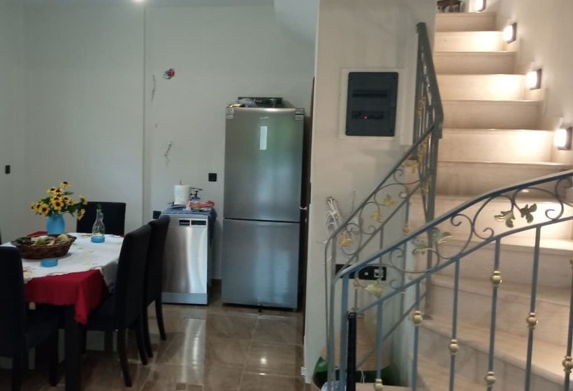 펜션 Effie S Maisonette With Detached Studio