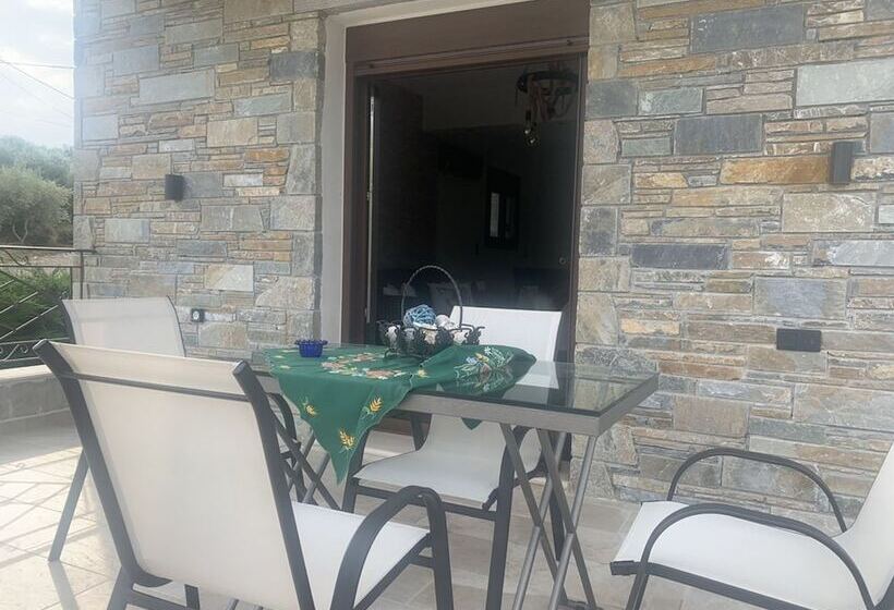 펜션 Effie S Maisonette With Detached Studio