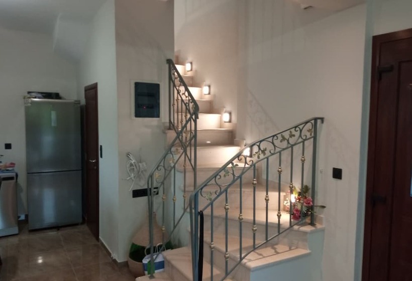 פנסיון Effie S Maisonette With Detached Studio