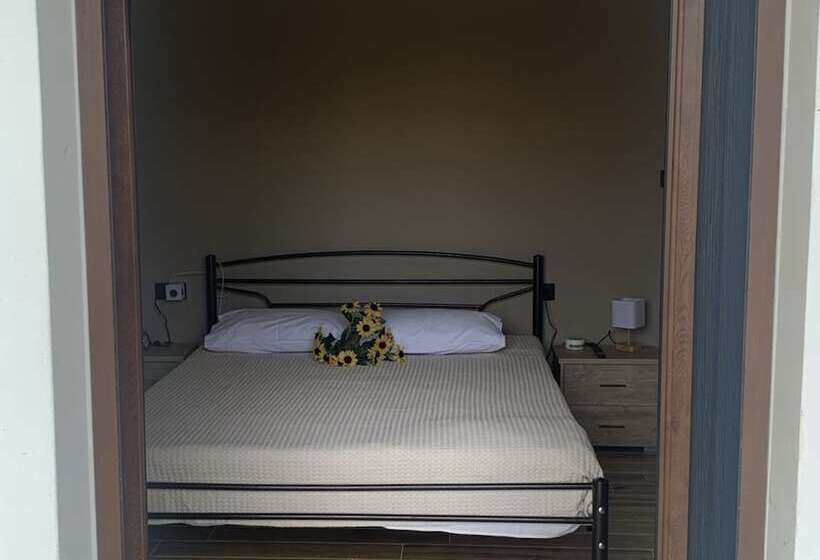 펜션 Effie S Maisonette With Detached Studio