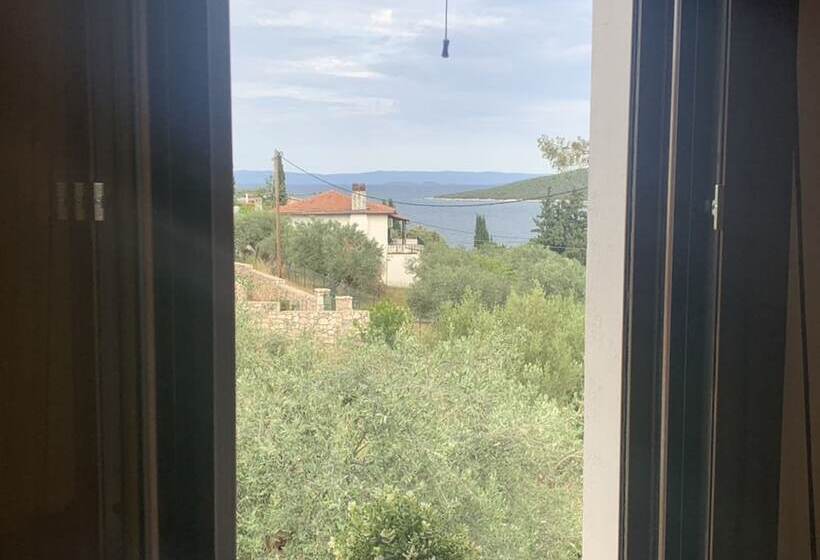 פנסיון Effie S Maisonette With Detached Studio