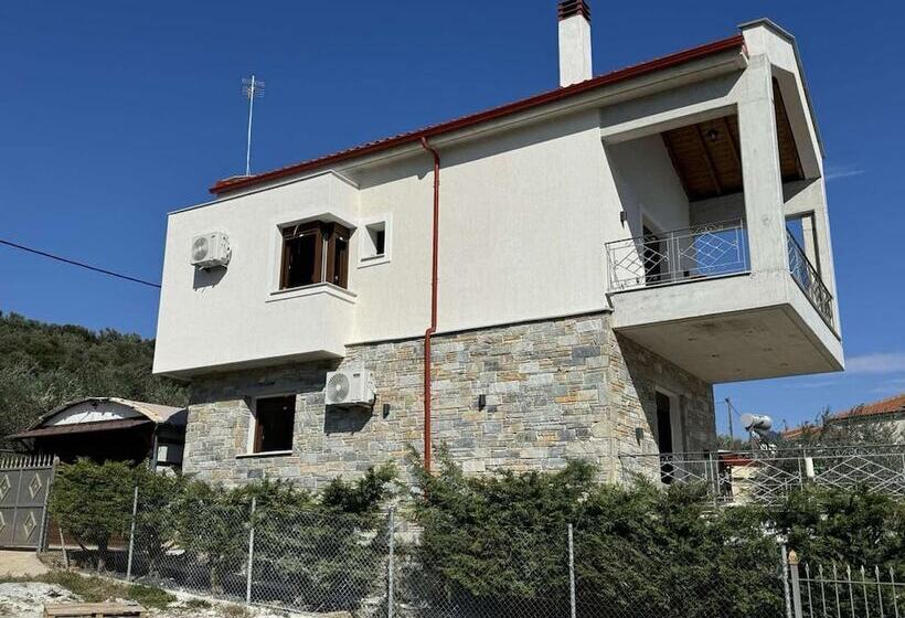 פנסיון Effie S Maisonette With Detached Studio