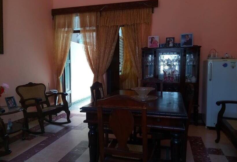 پانسیون Hostal Aday Y Orlando Cienfuegos