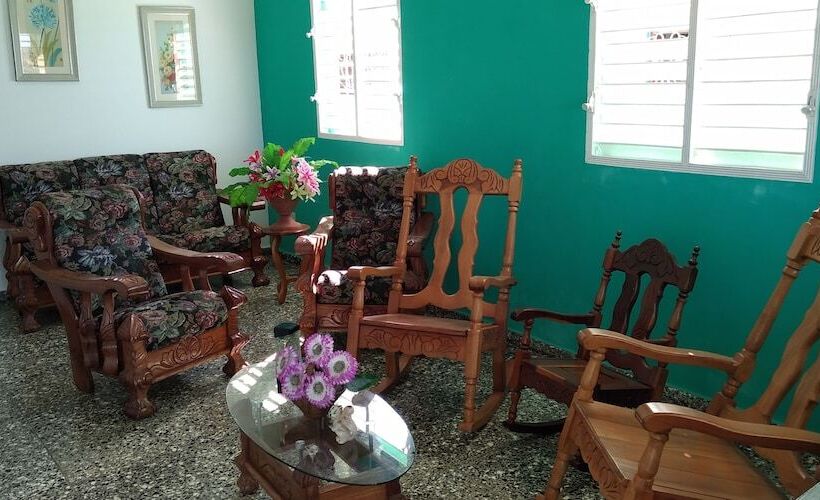 پانسیون Hostal Aida Y Miguel