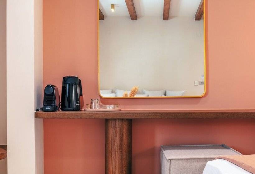 Пансион La Montre Luxury Boutique Suites