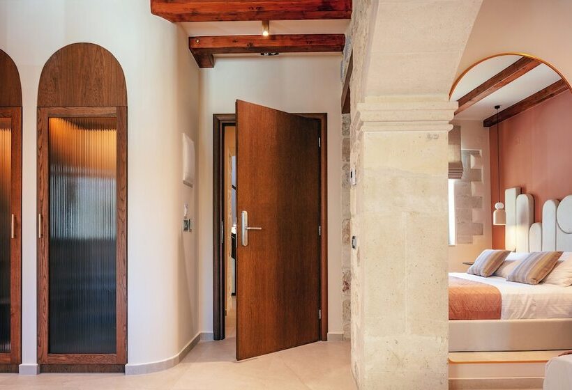 Пансион La Montre Luxury Boutique Suites