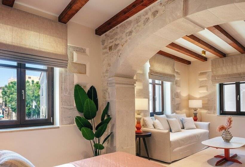 Пансион La Montre Luxury Boutique Suites