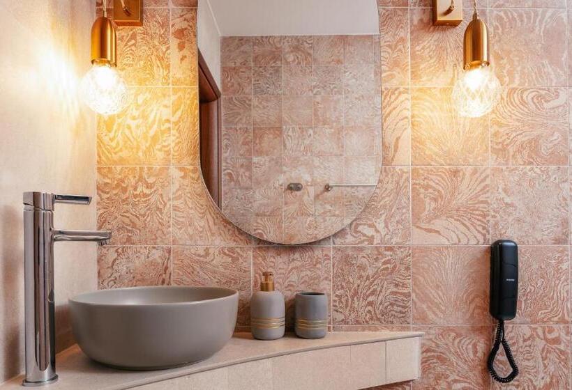 Пансион La Montre Luxury Boutique Suites