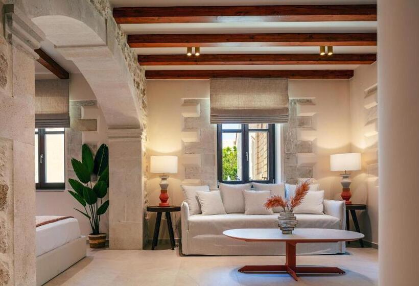 Пансион La Montre Luxury Boutique Suites