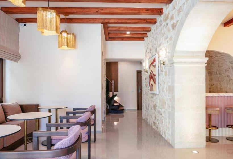 Пансион La Montre Luxury Boutique Suites