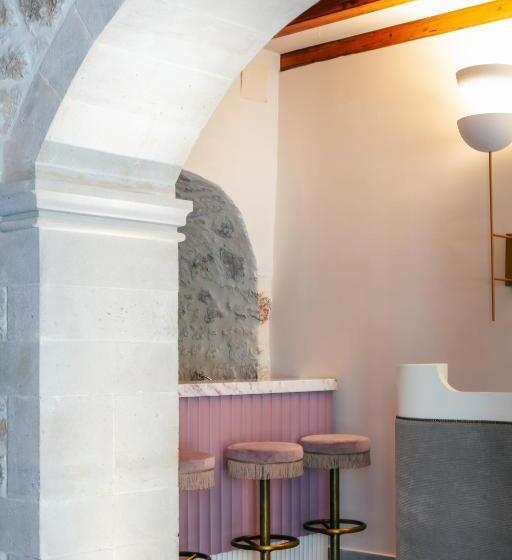 Пансион La Montre Luxury Boutique Suites