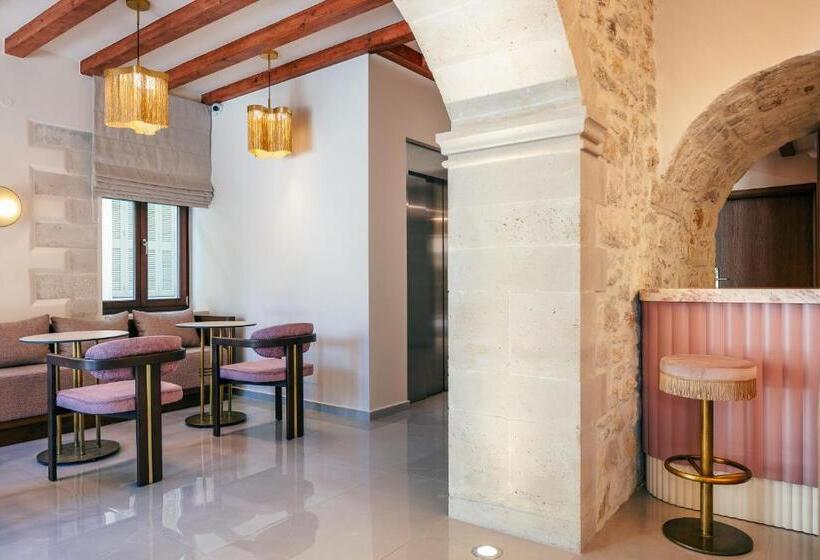 Пансион La Montre Luxury Boutique Suites