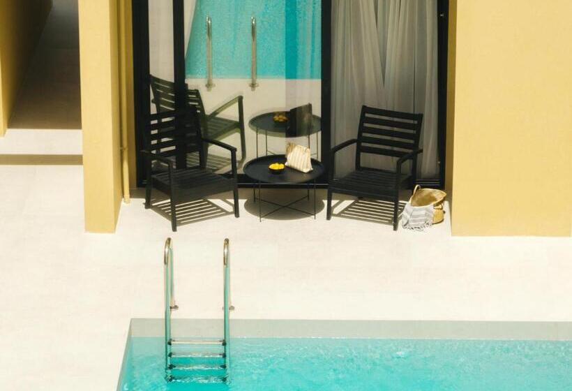 פנסיון Marea Luxury Suites