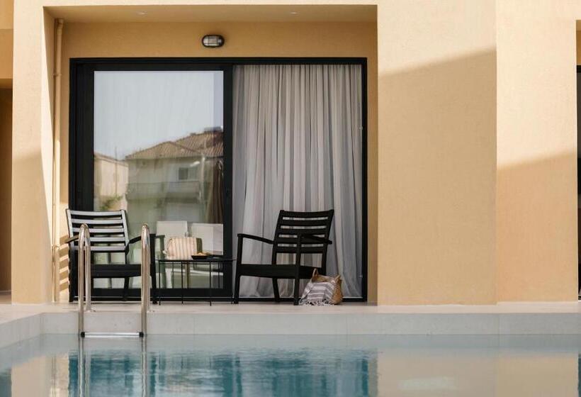 פנסיון Marea Luxury Suites