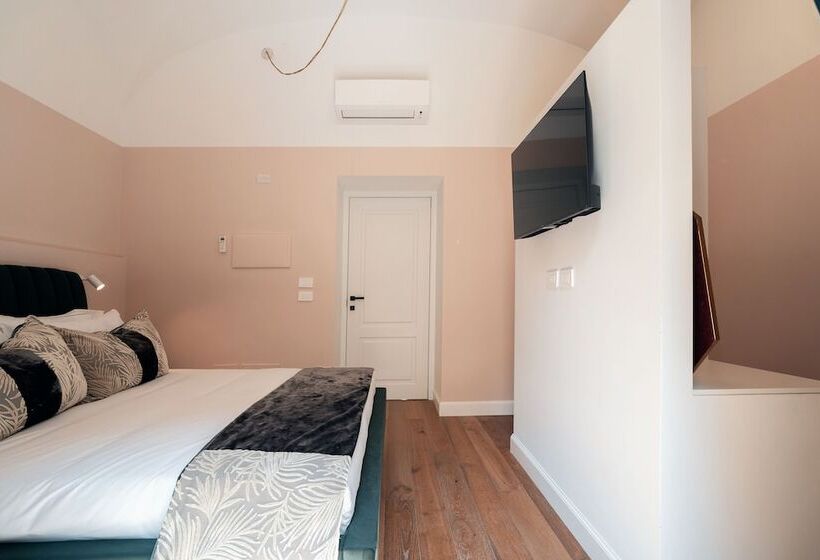 پانسیون Naman Hotellerie Monti