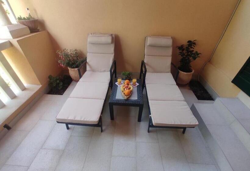 膳宿费 Room Porat 2 With Private Terrace