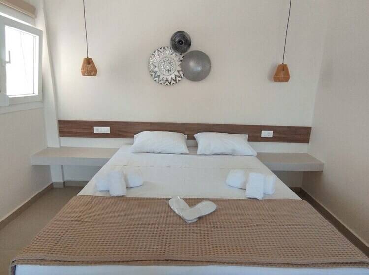 پانسیون Tamaris Suites