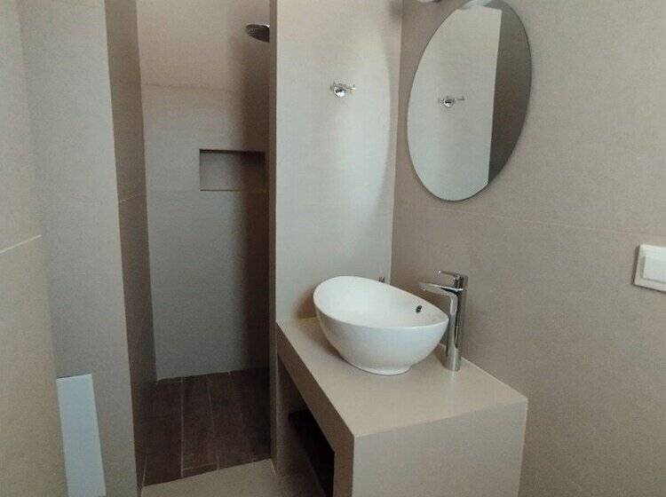 پانسیون Tamaris Suites