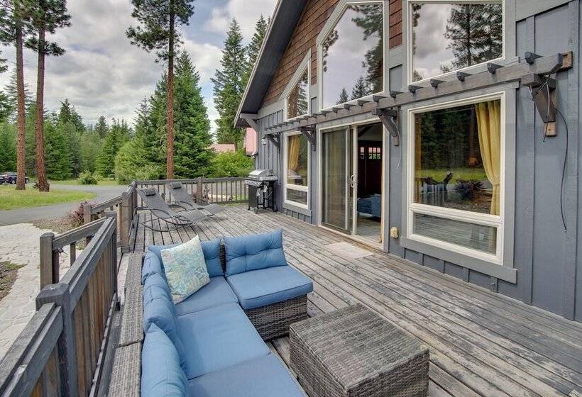 Hot Tub & Fire Pit: Cle Elum Escape!