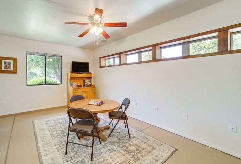3 Mi To Old Town Cottonwood: Quiet Home W/ Patio