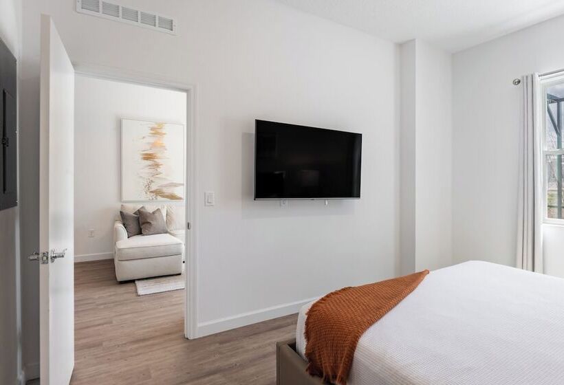 Radiant Realm   Avantstay 30mins To Disney + Private Pool