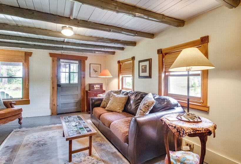 4 Mi To Historic District: Calico Rock Cabin!